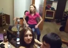 Російські студенти гуманітарного університету влаштували секс -вечірку, передавши чергову сесію